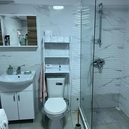 Juri Apartment Golem (Tirana)